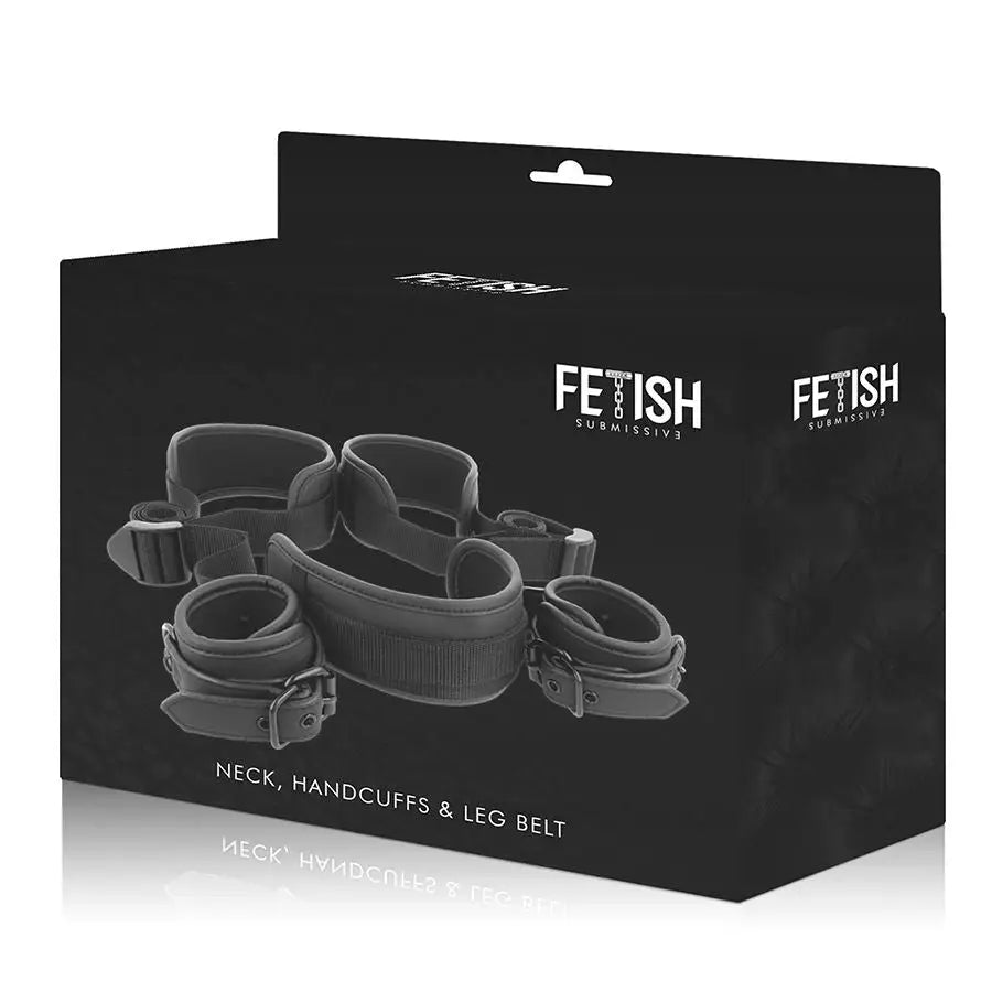 Fetish submissive - posición piernas abiertas con esposas