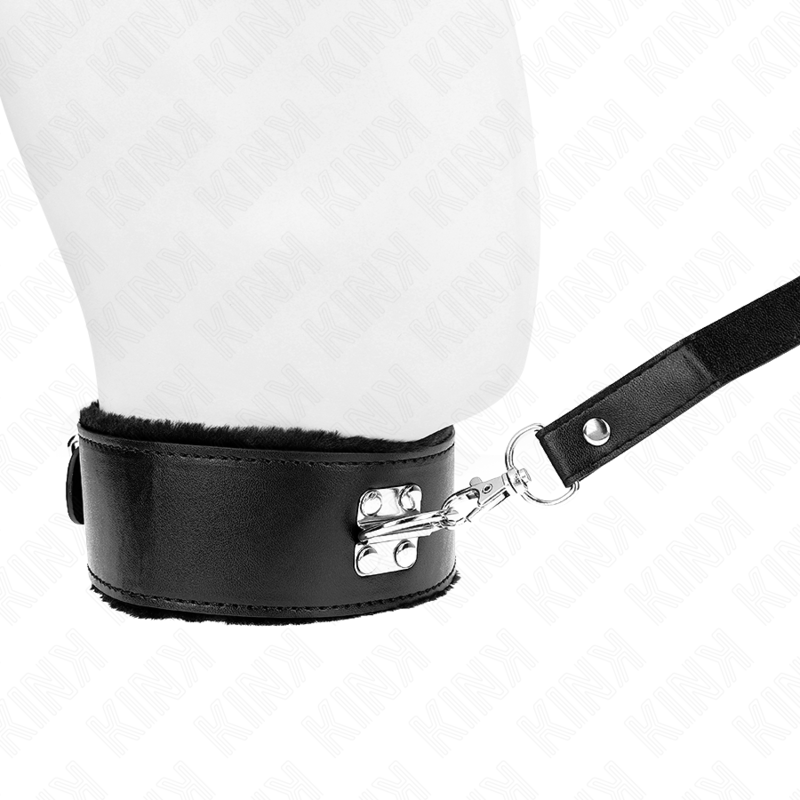 Kink - collar con correa 116 cm con tachuelas plateadas