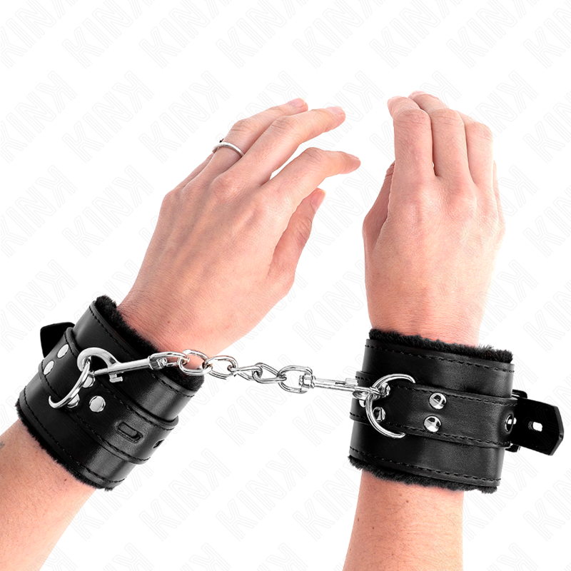 Kink - muñequeras forradas con agujeros cuadrados negro